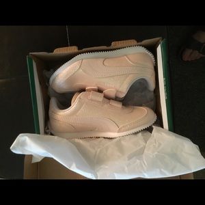 BNWB Puma snickers for girls size 11c